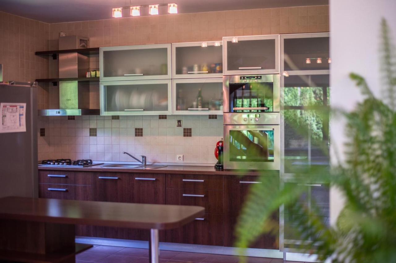 Jack Residence บุชเตนี ภายนอก รูปภาพ