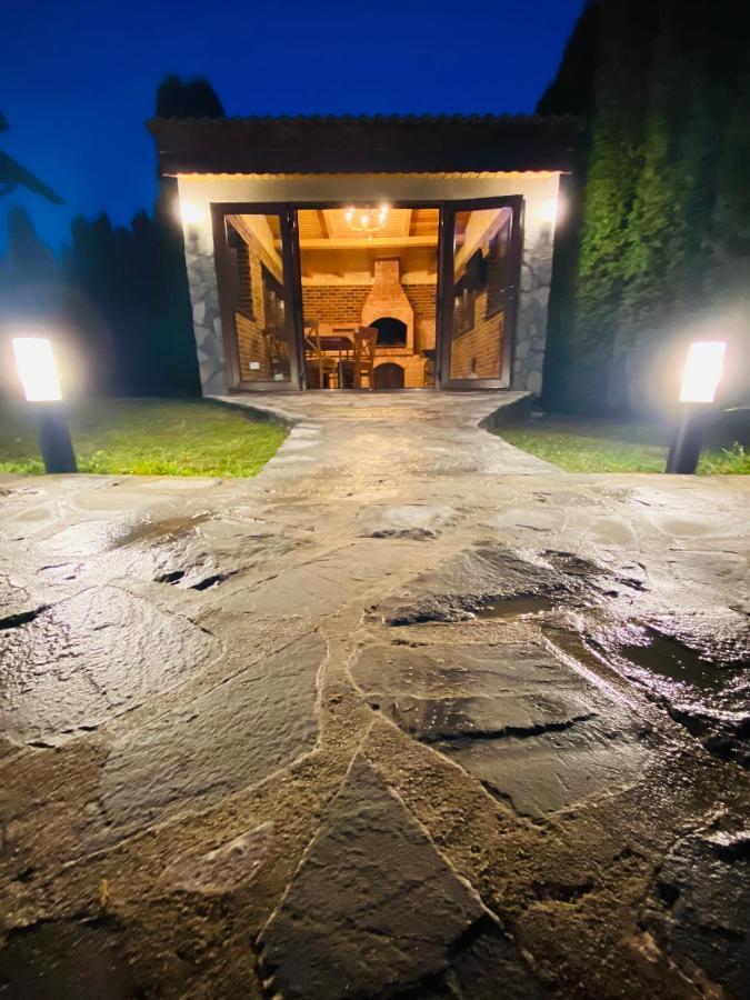 Jack Residence บุชเตนี ภายนอก รูปภาพ
